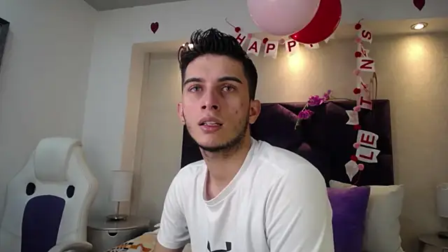 Snapshot of MrWilliseo chatting on February 17, 8:58 pm MrWilliseo online show from February 17, 8:58 pm