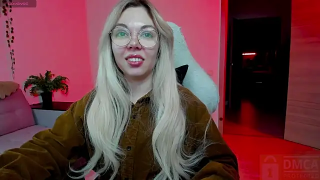 whoa-hoa-hoa-hoa-hoa online show from November 30, 4:55 pm