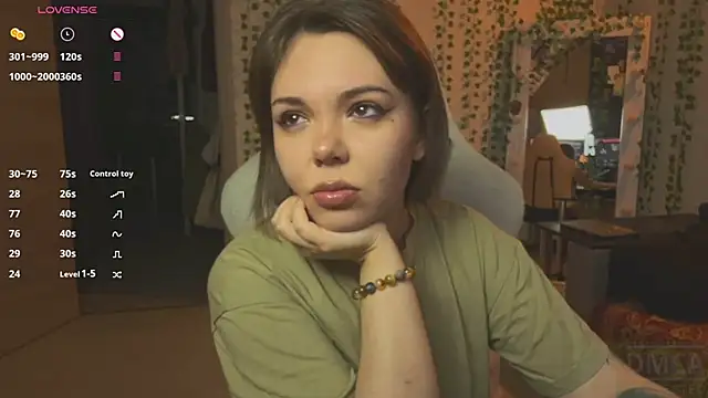 whoa-hoa-hoa-hoa-hoa online show from April 18, 4:44 pm