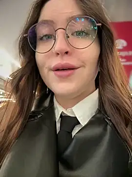 Snapshot of meow_girl chatting on February 1, 10:14 am meow girl online show from February 1, 10:14 am