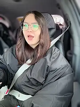 Snapshot of meow_girl chatting on February 3, 9:47 am meow girl online show from February 3, 9:47 am