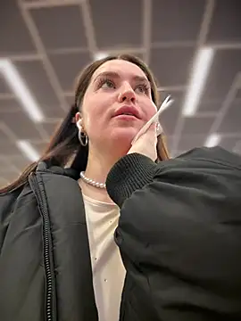 Snapshot of meow_girl chatting on February 10, 11:03 am meow girl online show from February 10, 11:03 am