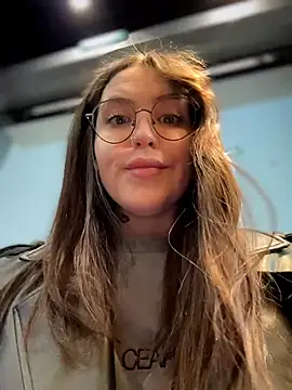 Snapshot of meow_girl chatting on February 15, 11:08 am meow girl online show from February 15, 11:08 am