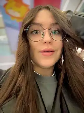 Snapshot of meow_girl chatting on February 19, 10:11 am meow girl online show from February 19, 10:11 am