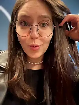 Snapshot of meow_girl chatting on February 22, 11:09 am meow girl online show from February 22, 11:09 am