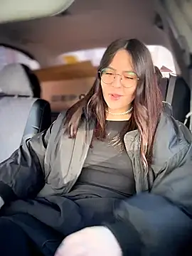 Snapshot of meow_girl chatting on February 23, 10:01 am meow girl online show from February 23, 10:01 am