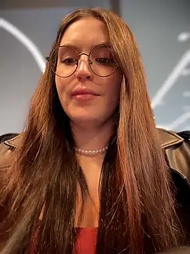 Snapshot of meow_girl chatting on March 2, 12:01 pm meow girl online show from March 2, 12:01 pm