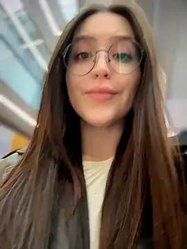 Snapshot of meow_girl chatting on April 22, 11:01 am meow girl online show from April 22, 11:01 am