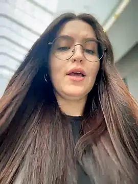 Snapshot of meow_girl chatting on April 27, 10:57 am meow girl online show from April 27, 10:57 am