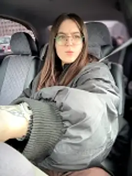 Snapshot of meow_girl chatting on April 30, 10:32 am meow girl online show from April 30, 10:32 am