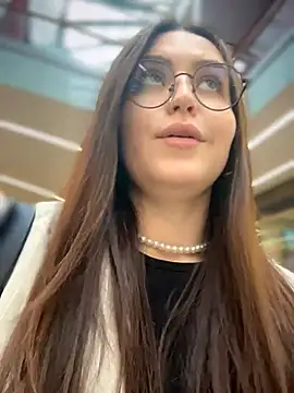 Snapshot of meow_girl chatting on May 18, 3:51 pm meow girl online show from May 18, 3:51 pm