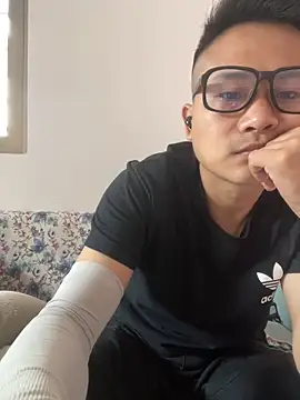 lixiaoshuai8 online show from March 12, 4:30 am