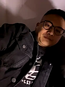 lixiaoshuai8 online show from December 15, 6:39 am