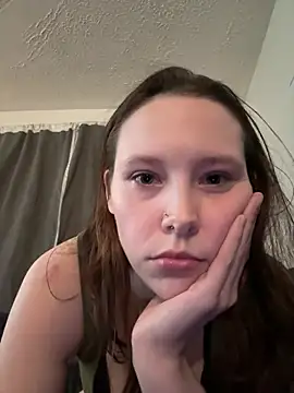 Snapshot of SheSlutty531 chatting on July 13, 3:09 am SheSlutty531 online show from July 13, 3:09 am