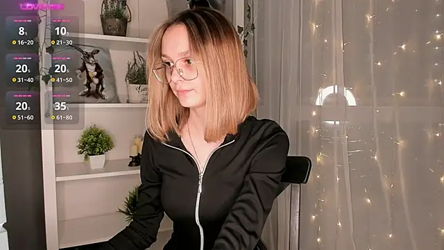 Snapshot of ms_elizabethqueen chatting on January 16, 3:02 pm ms elizabethqueen online show from January 16, 3:02 pm