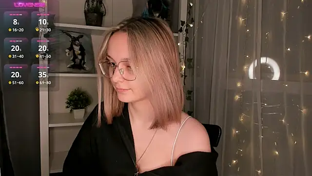 Snapshot of ms_elizabethqueen chatting on January 17, 7:05 pm ms elizabethqueen online show from January 17, 7:05 pm