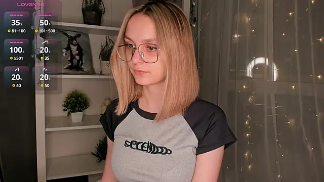 Snapshot of ms_elizabethqueen chatting on January 27, 3:18 pm ms elizabethqueen online show from January 27, 3:18 pm