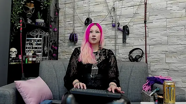 CruelMistress online show from December 13, 4:43 am