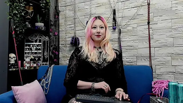 CruelMistress online show from January 12, 3:49 am