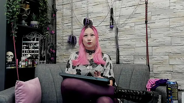 CruelMistress online show from February 7, 11:24 pm