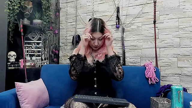 CruelMistress online show from March 12, 7:06 pm