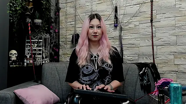 CruelMistress online show from March 18, 11:20 pm