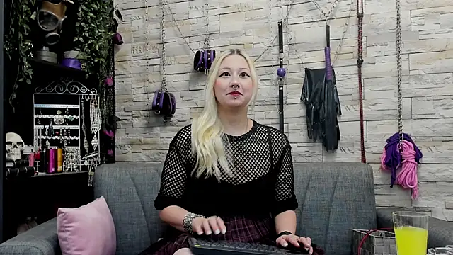 CruelMistress online show from October 20, 9:48 pm