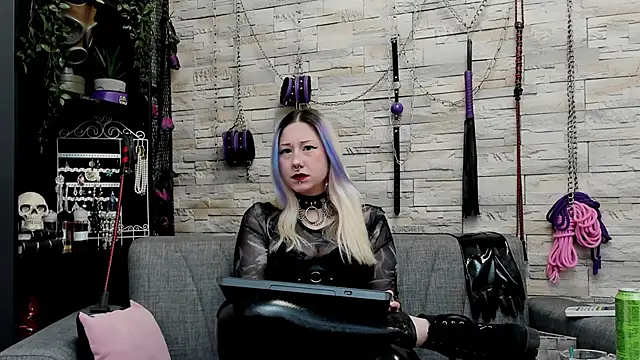 CruelMistress online show from January 11, 1:32 am