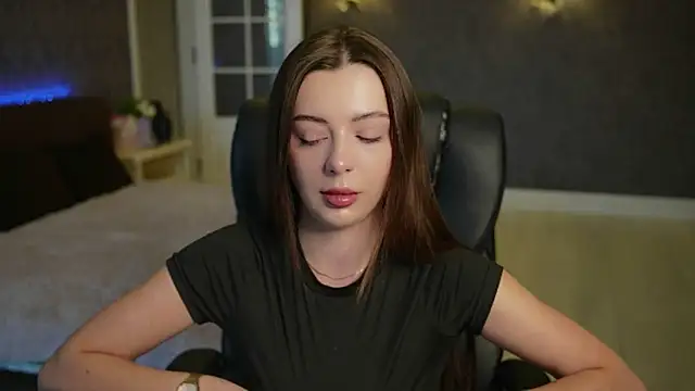 DinaCandy online show from March 17, 8:17 am