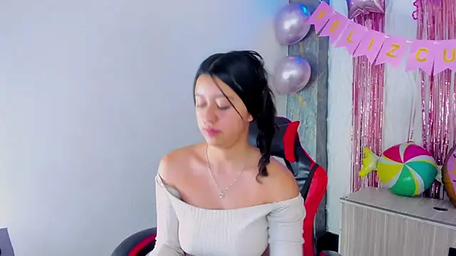 Snapshot of zoe_connor19 chatting on July 9, 9:41 pm zoe connor19 online show from July 9, 9:41 pm