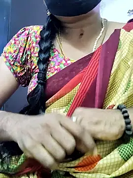 Snapshot of Tamilrojanew chatting on May 21, 7:48 am Tamilrojanew online show from May 21, 7:48 am
