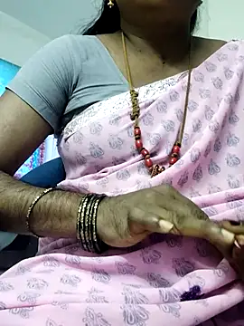 Snapshot of Tamilrojanew chatting on June 1, 7:10 am Tamilrojanew online show from June 1, 7:10 am