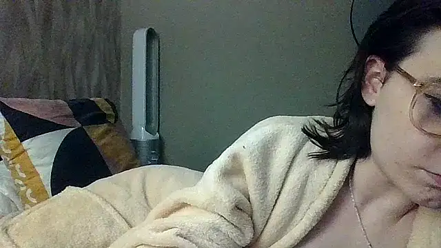 Petite moi online show from March 22, 9:29 pm