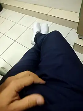 gatmoreno1 online show from January 9, 5:04 pm