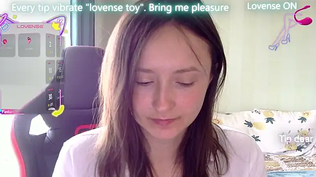 Snapshot of LilyXSky chatting on June 16, 8:39 am LilyXSky online show from June 16, 8:39 am