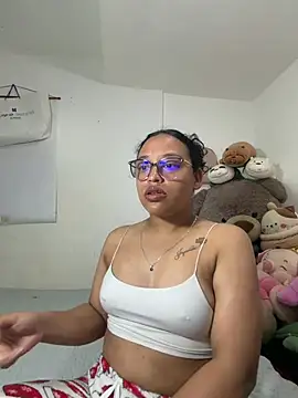 Snapshot of angela_angels_ chatting on February 10, 8:51 am angela angels online show from February 10, 8:51 am