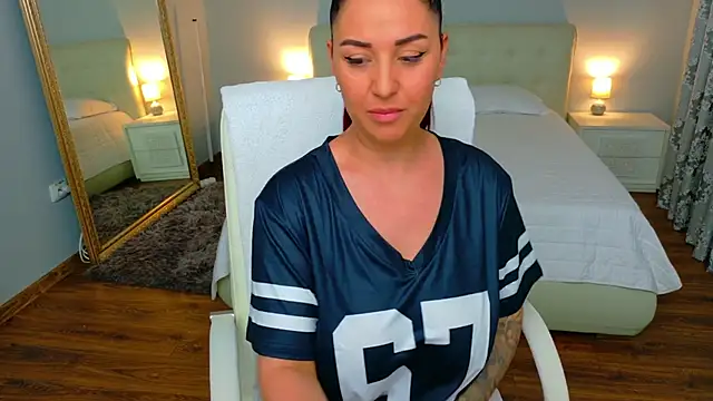 Snapshot of Amy--Samy chatting on June 20, 1:25 pm Amy--Samy online show from June 20, 1:25 pm