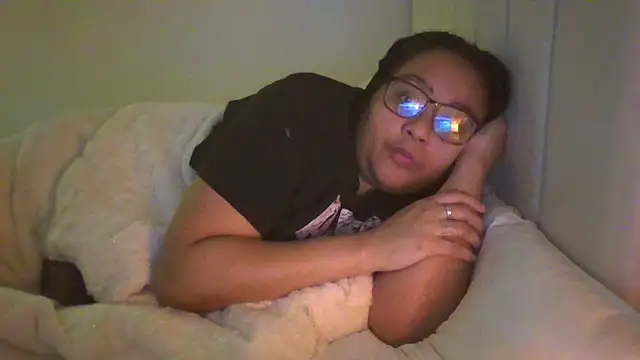 Snapshot of vanilla_chocolate23 chatting on December 31, 8:48 am vanilla chocolate23 online show from December 31, 8:48 am