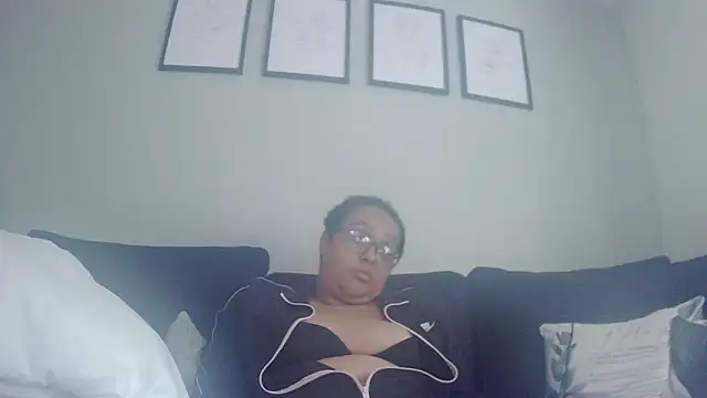Snapshot of vanilla_chocolate23 chatting on June 3, 2:33 pm vanilla chocolate23 online show from June 3, 2:33 pm