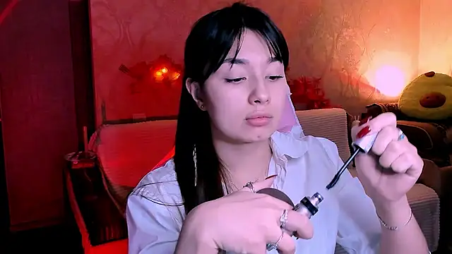 Snapshot of Swee_Alicee chatting on December 5, 11:38 am Swee Alicee online show from December 5, 11:38 am