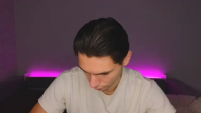 denlover1 online show from February 13, 8:21 am