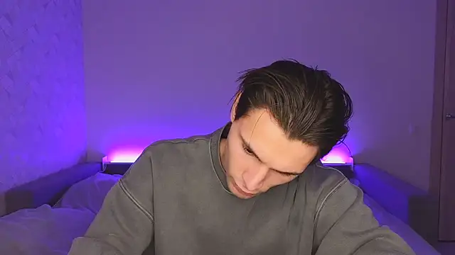 denlover1 online show from March 5, 6:04 pm