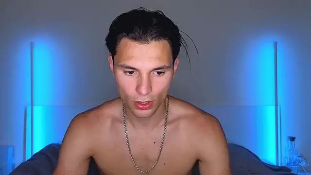 denlover1 online show from May 31, 4:47 pm