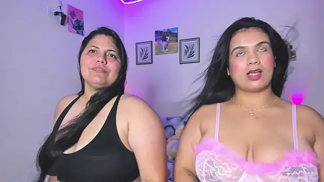 Snapshot of dulce__love69 chatting on May 23, 2:50 am dulce love69 online show from May 23, 2:50 am