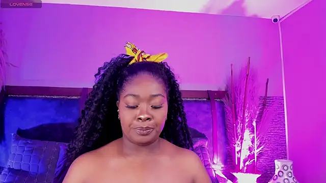 zoe 23  online show from January 21, 11:35 am