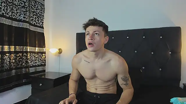 Snapshot of Angel_Cuervo chatting on February 10, 7:49 pm Angel Cuervo online show from February 10, 7:49 pm