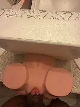 MaterialGolan online show from April 8, 1:27 am