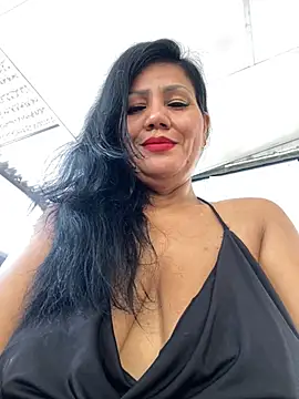 Snapshot of Hot_Rose83 chatting on January 31, 9:48 pm Hot Rose83 online show from January 31, 9:48 pm