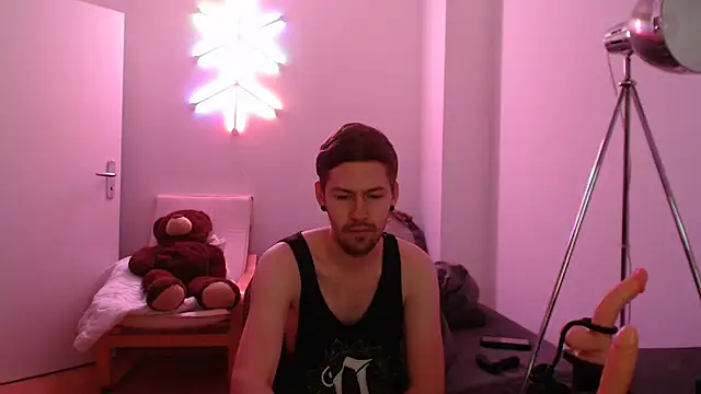 jonny-bisexual online show from December 12, 10:31 pm