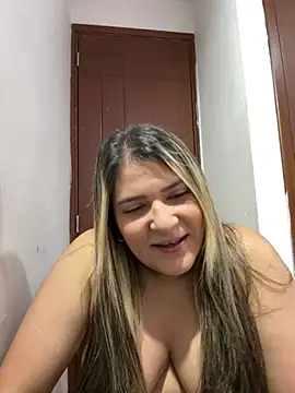 Snapshot of shantal_smith9 chatting on October 16, 3:18 am shantal smith9 online show from October 16, 3:18 am